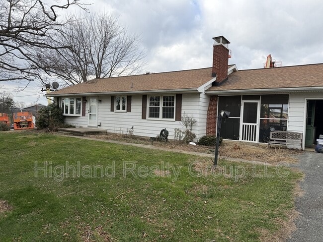 Building Photo - 152 Penn St