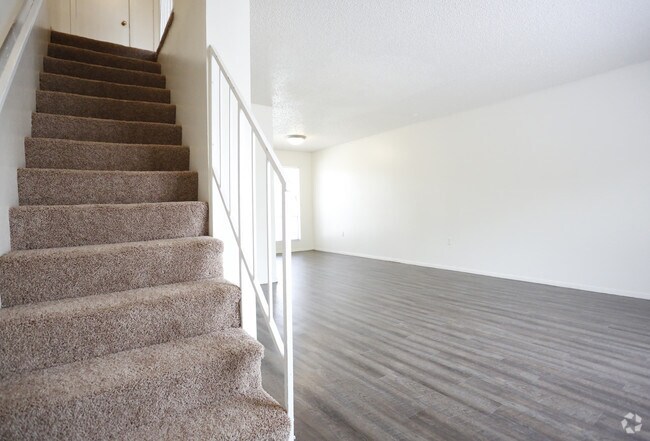 2BR/1.5BA -825SF