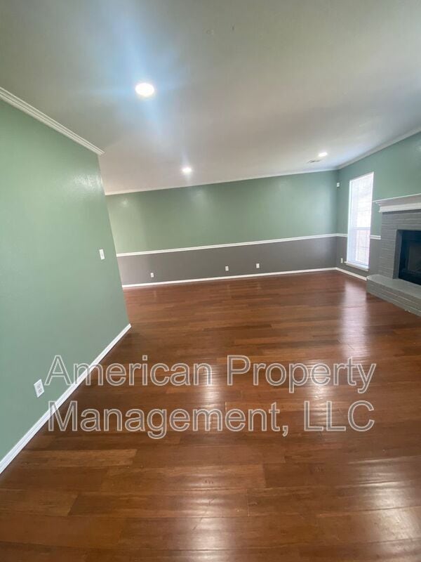 Photo - 6318 S Newport Ave