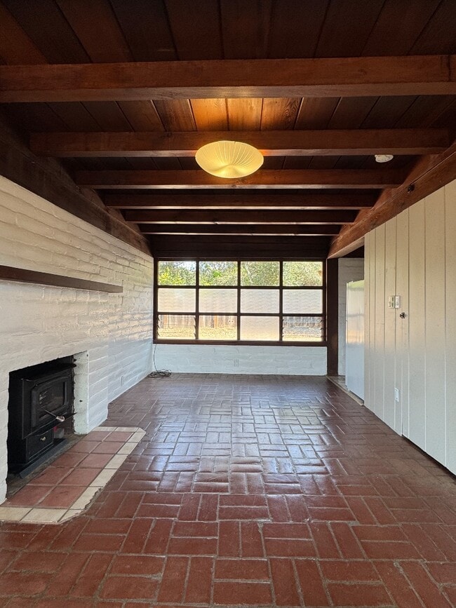Photo - 72 Laureles Grade