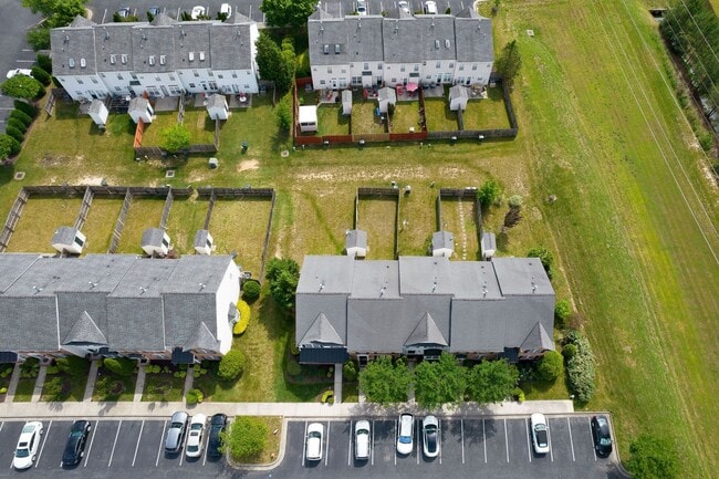 Photo - Well-maintained townhouse in Richmond