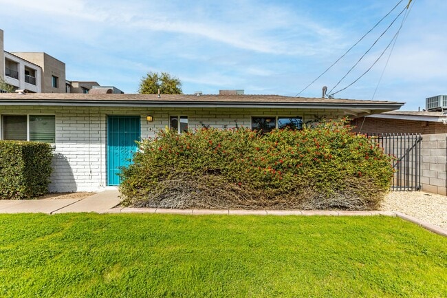 Photo - Granada Gardens