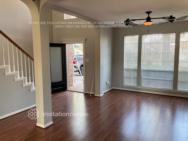 Photo - 3423 La Seine Ln