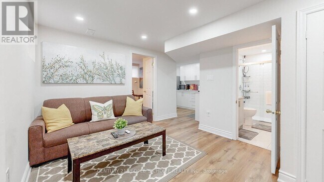 Photo - 113 Frenchpark Cir