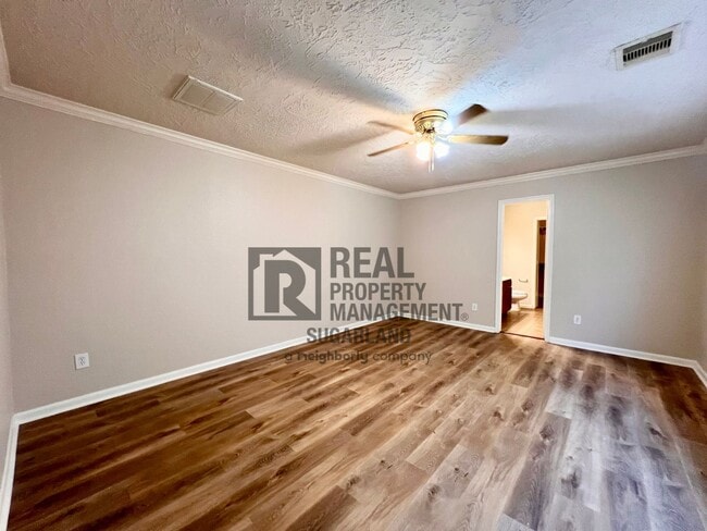 Photo - Gorgeous 4 Bed, 2.5 Bath Home in Prime Location!