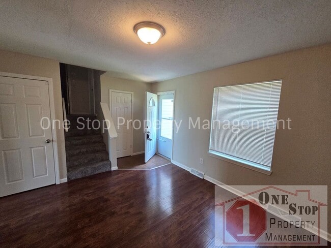 19103 1/2 E. 18th St. North