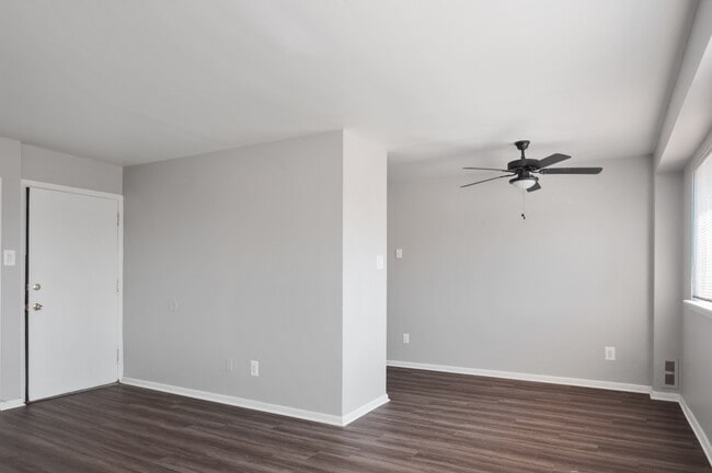 Pearl Gate Apartments