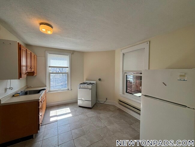 Building Photo - 18 Lincoln St