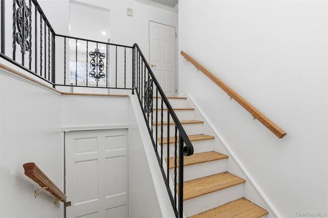 Photo - 1618 Morningview Dr