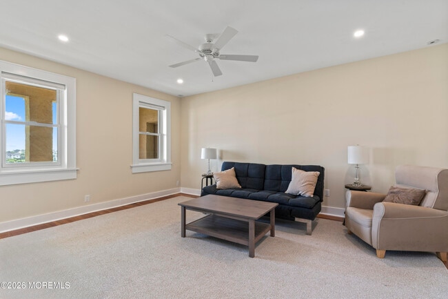 Photo - 1 Roseld Ave Unit B20