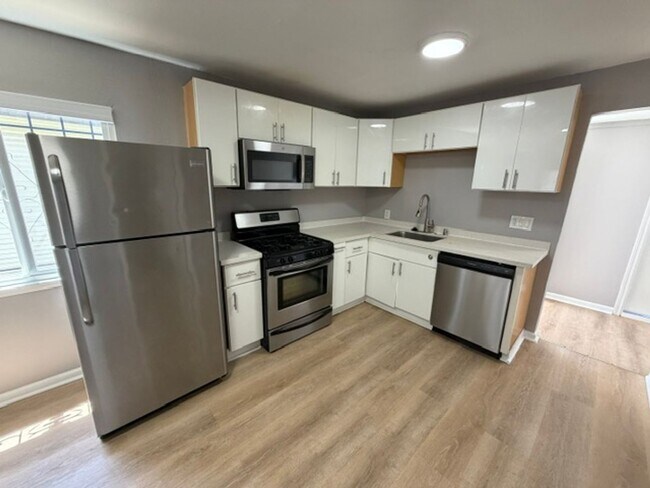 Photo - 2835 Short St