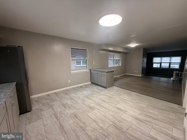 Photo - 9233 Wissinoming St