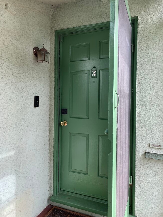Entry Door - 1044 Ocean Park Blvd Unit B