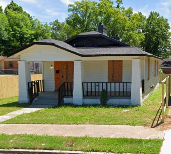 Building Photo - 1113 E Trigg Ave