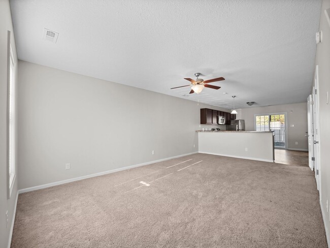 Photo - 102 W Murrow Ln