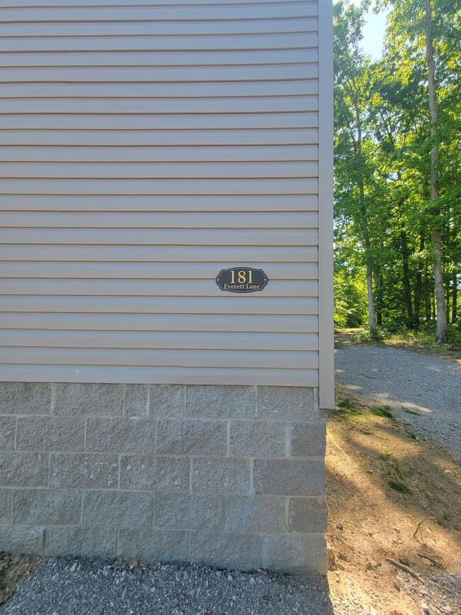 Photo - 181 W Everett St