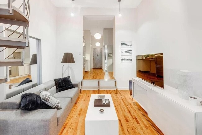 23 Waverly Pl Unit 3X