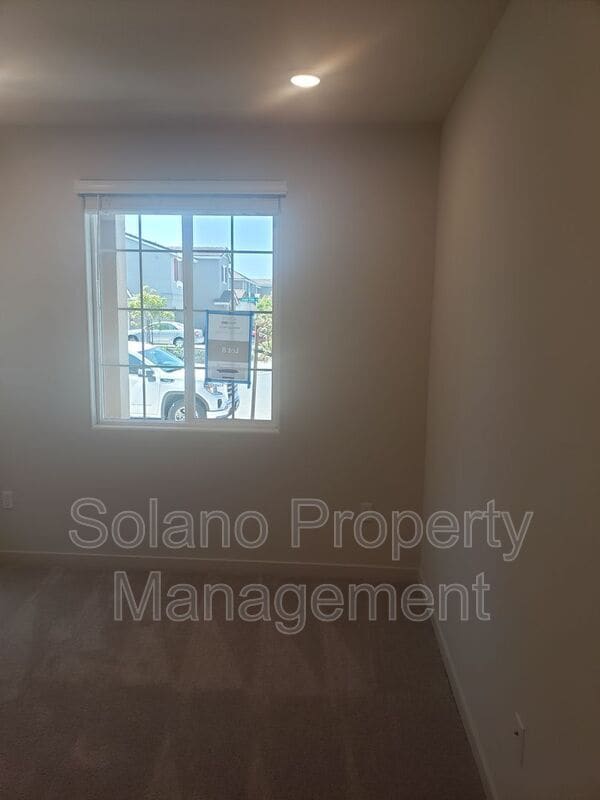 Photo - 2940 Sugar Pne St