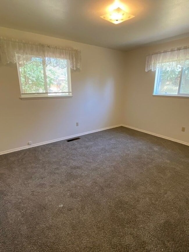 Photo - 205 S 46th Ave