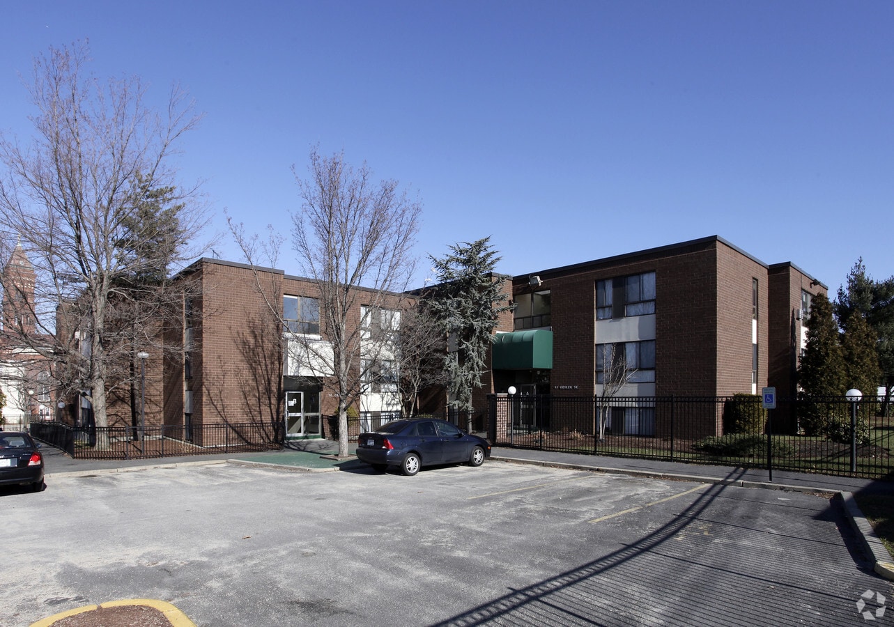 Broadway Plaza Apartments - Broadway Plaza Apartments