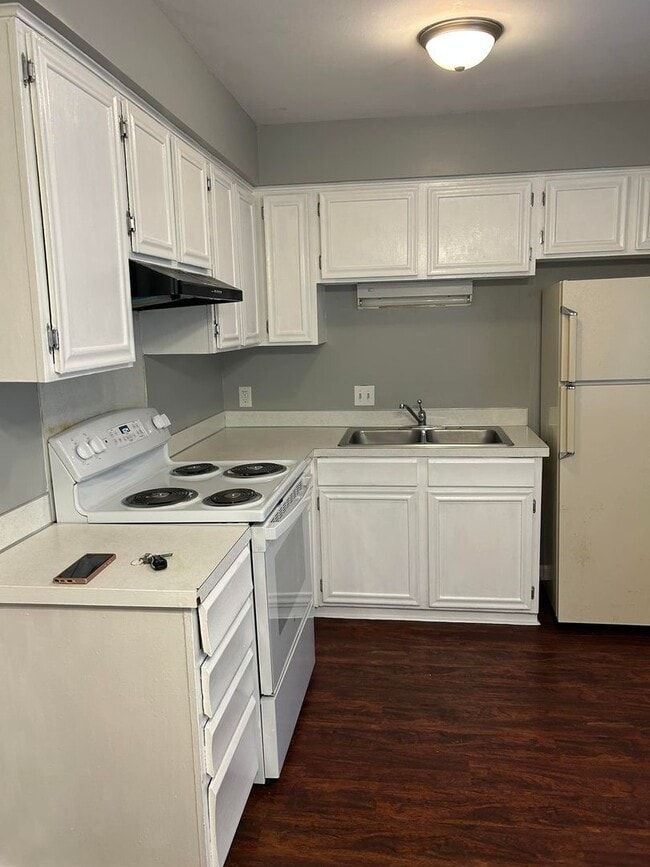 Building Photo - 3225 Ramond St Unit Apt #1