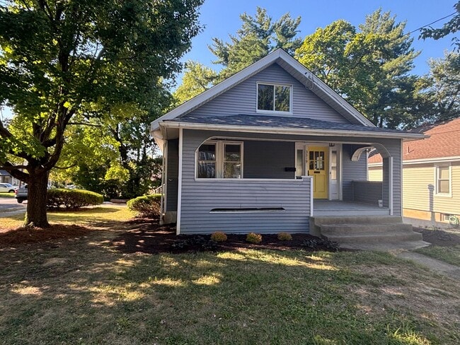 Building Photo - Renovated 3 Bed 2 Bathroom Home in Pleasan...