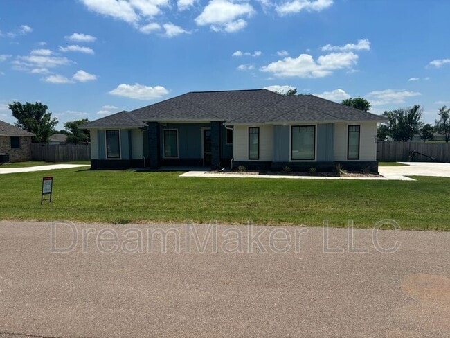 Building Photo - 932 Flowers Dr