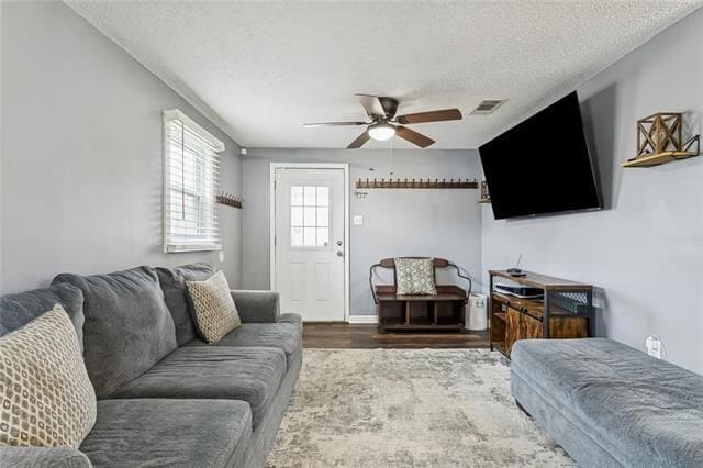 Photo - 2220 Lloyds Ave