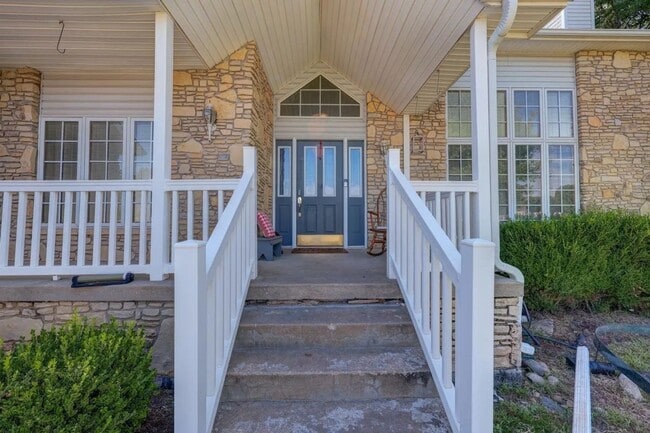 Photo - 3408 Lake Shore Dr