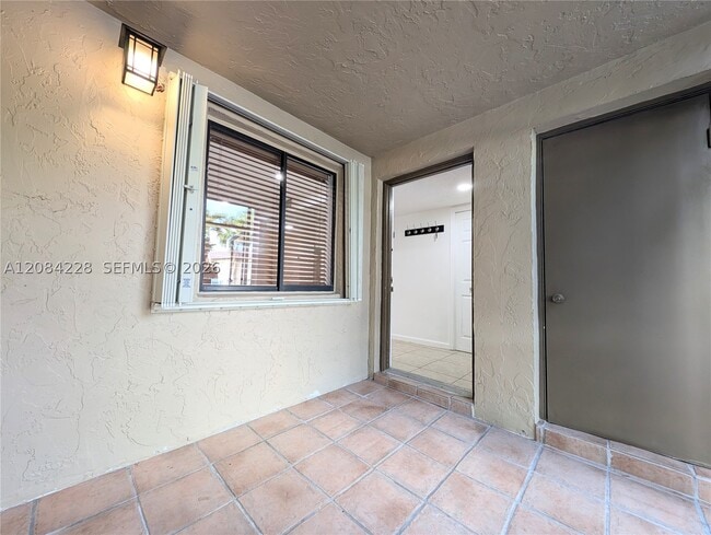310 Lakeview Dr Unit 105