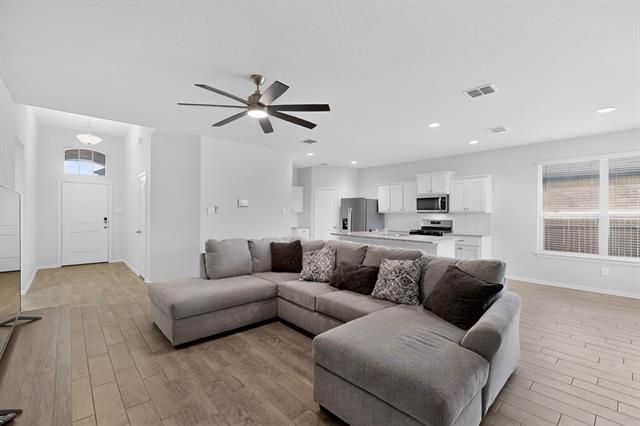 Photo - 173 Lantana Trl