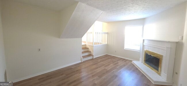 Photo - 330 Knoll Ridge Ct