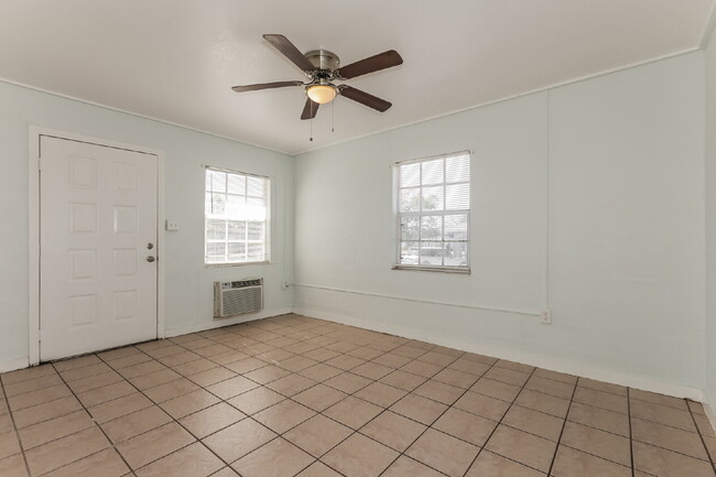 Photo - 315 D St Unit 4