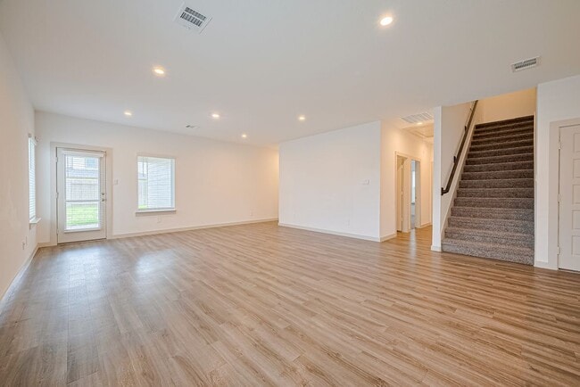 Photo - 1010 Curly Angora Ct