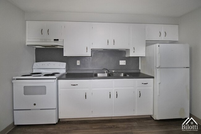 Photo - Hillside Terrace