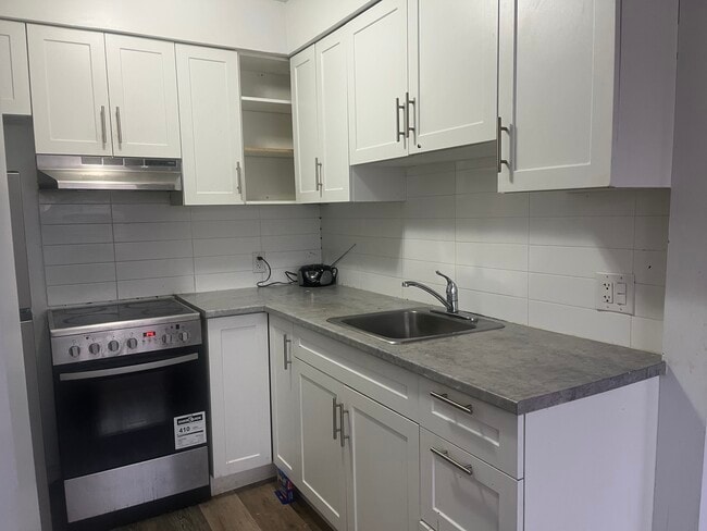 Photo - 21 Stirling Ave S Unit 20