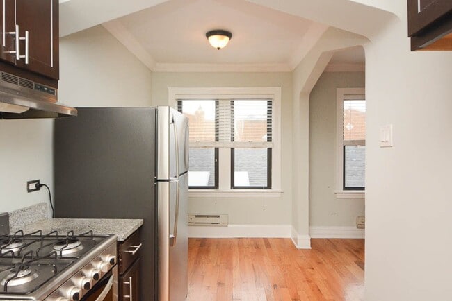 Photo - 4725 N Hermitage Ave Unit 304