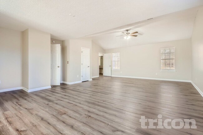 Photo - 589 Lakewater View Dr