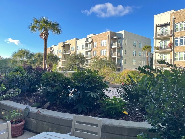 Building Photo - 145 Pier View St Unit 145 Pier View #114