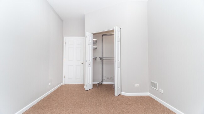 Photo - 2007 W Superior St Unit 2E