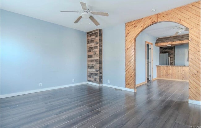 Photo - 148 W Main St