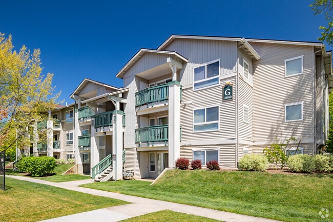 Primary - Oak Park Village