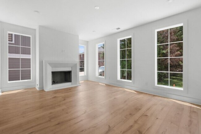 Photo - 1814 Stewart Pl