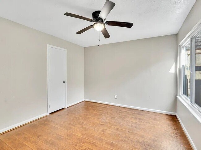 Photo - 19734 Lake Hollow Ln