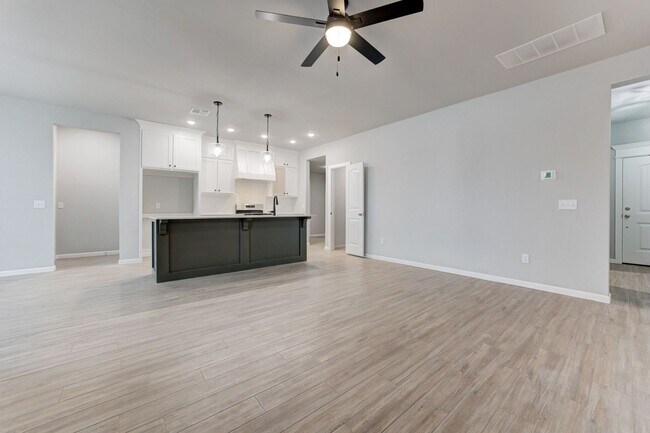 Photo - New home for rent in Necastle. Oakmont Add...