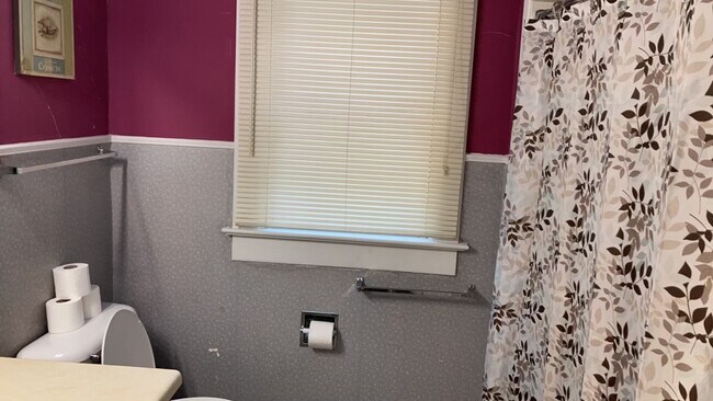 Photo - 1134 S College St