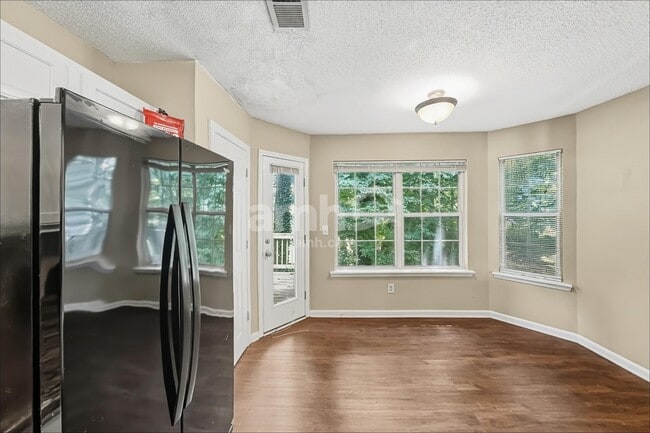 Photo - 2275 Dresden Grn NW
