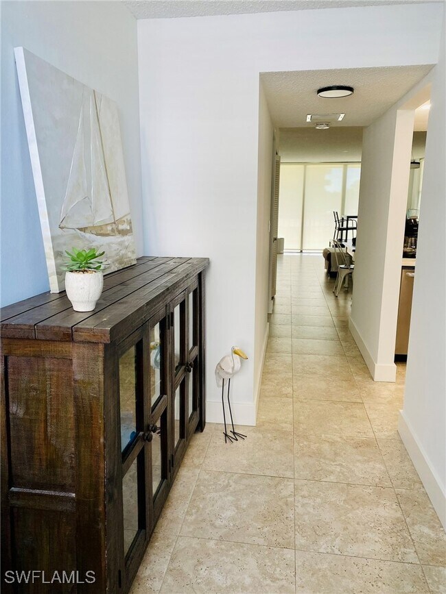 Photo - 601 Seaview Ct Unidad C-208