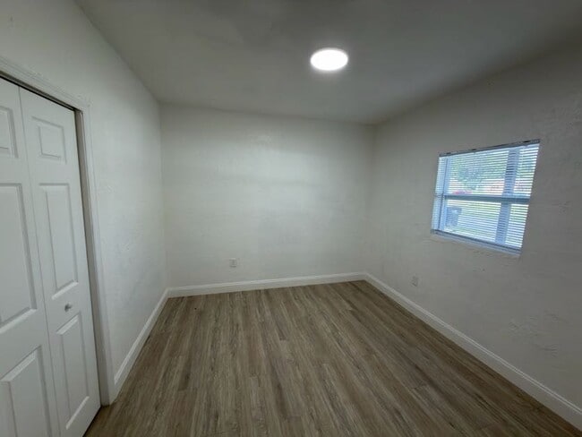 Photo - 37 W 17th St