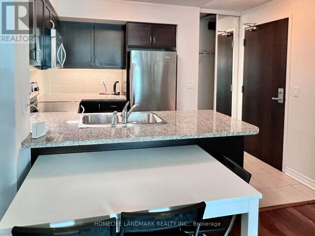 Photo - 19 Grand Trunk Crescent Unit 2107